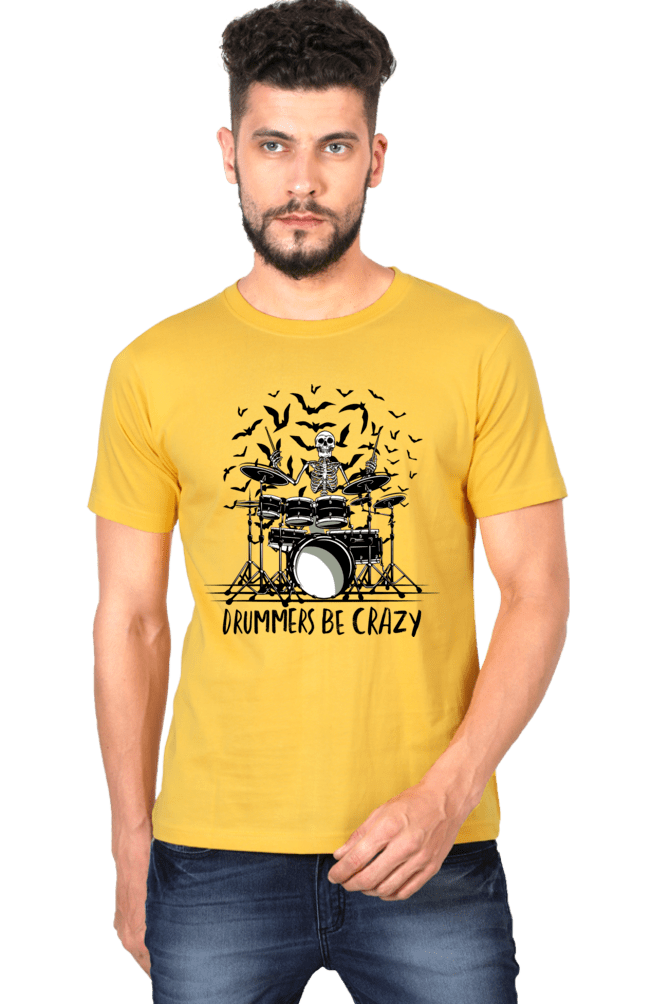Gelbes T-Shirt PNG-Foto
