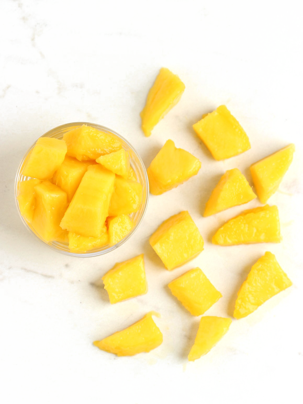 Нарезанный манго PNG фото